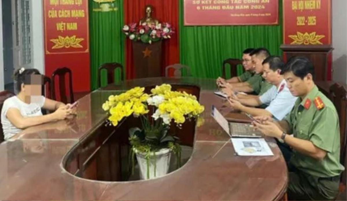 Thông tin mới nhất vụ cô gái chụp ảnh khoả thân trên đường ở Bình Dương Ảnh 1