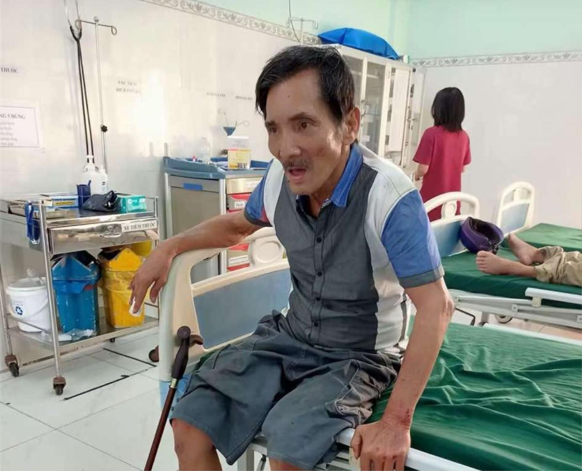 Thương Tín bị té xe, sức khỏe yếu ớt Ảnh 1