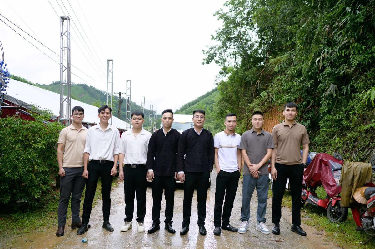 Chú rể Lạng Sơn rước dâu gặp sạt lở đất, cả đoàn không thể về nhà trai kịp giờ Ảnh 3