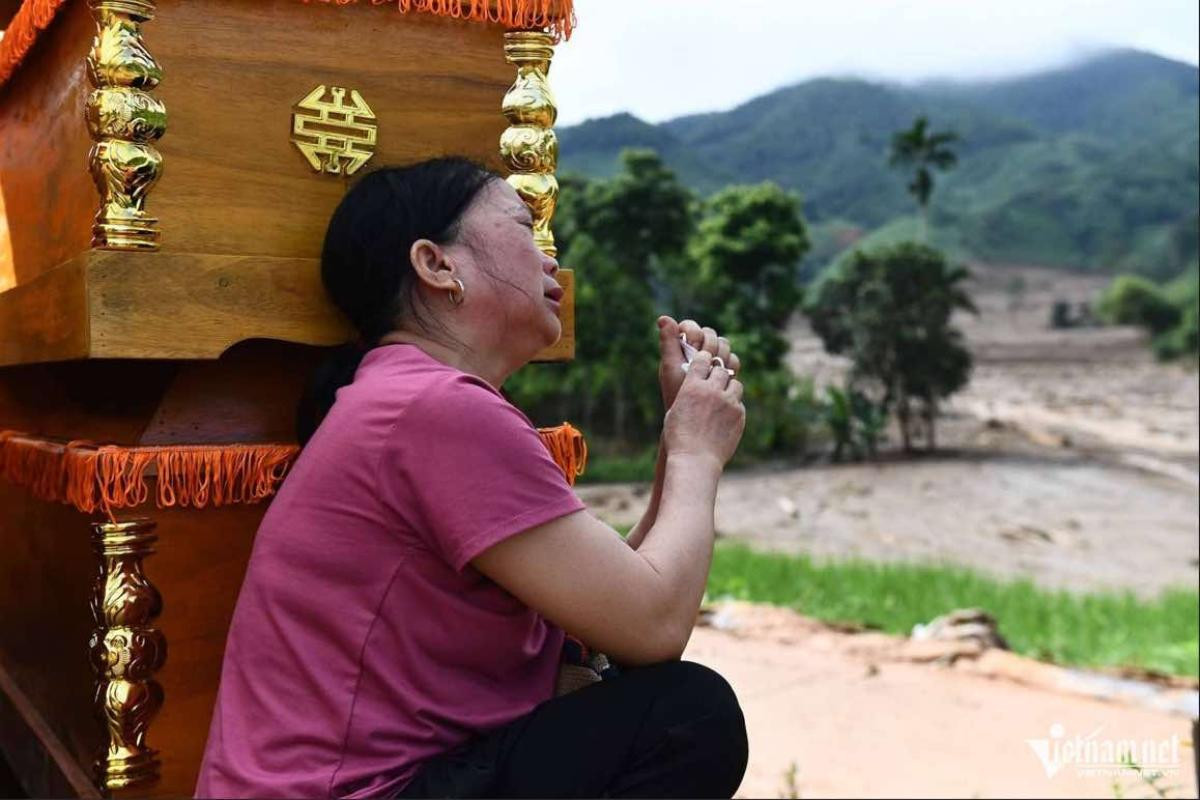 Sao kê - 'cơn bão' phơi bày sự giả dối, phông bạt mượn danh cứu trợ đồng bào Ảnh 2