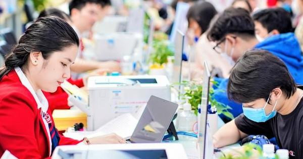 Nhà trường phải công khai đường dây nóng tiếp nhận thông tin về tuyển sinh