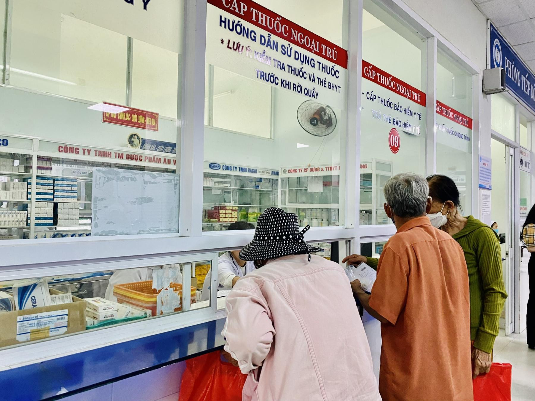 Sẽ có thêm nhiều quyền lợi cho người tham gia BHYT theo đề xuất mới