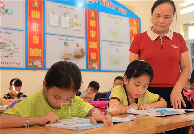 Ổn định việc ăn, ở và học tập cho 107 học sinh thôn Làng Nủ ảnh 8