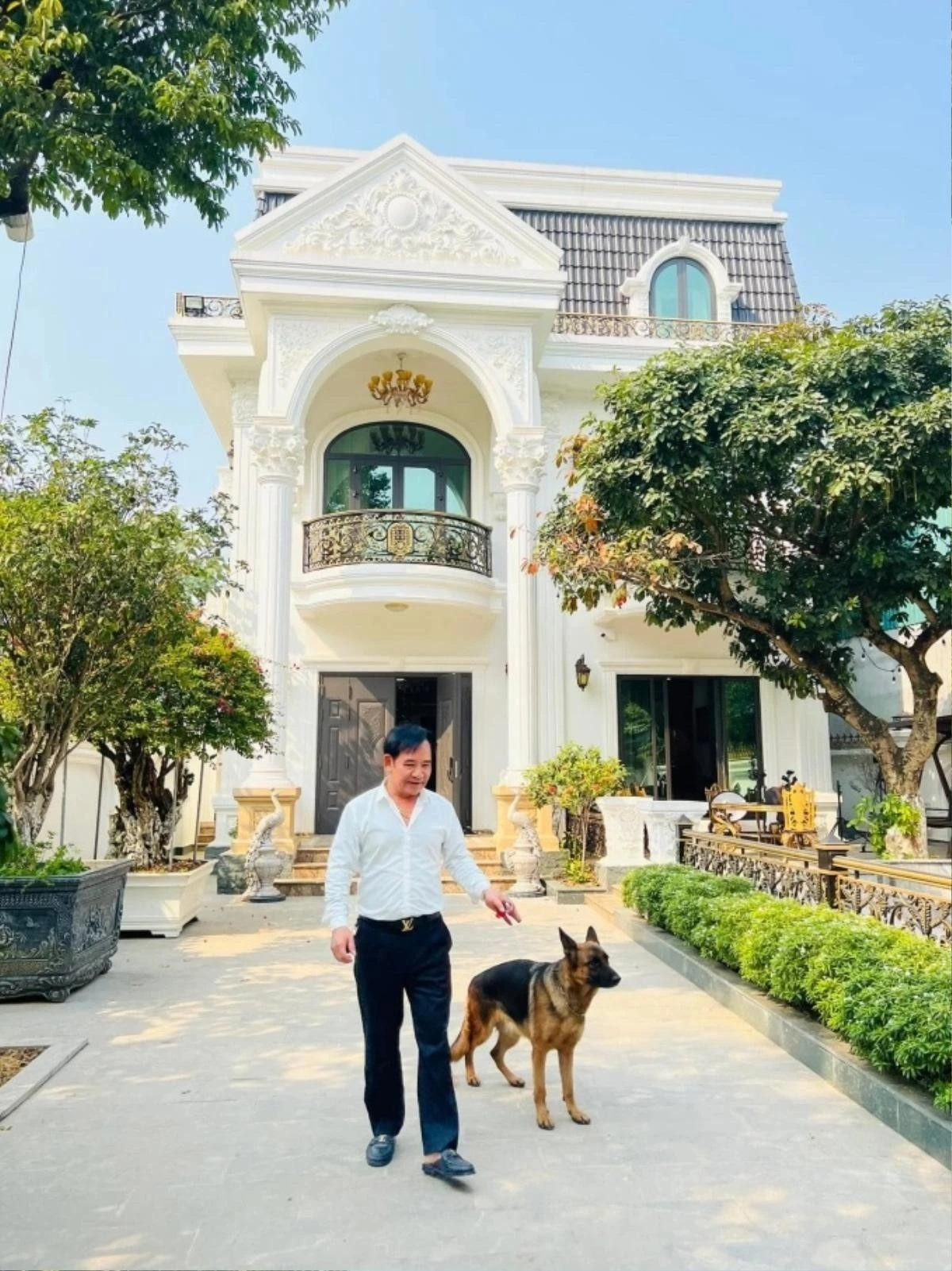 Nam diễn viên khiến NSƯT Chí Trung trầm trồ vì khoe 'tài sản' khủng, ở biệt thự 1.000m2 Ảnh 4