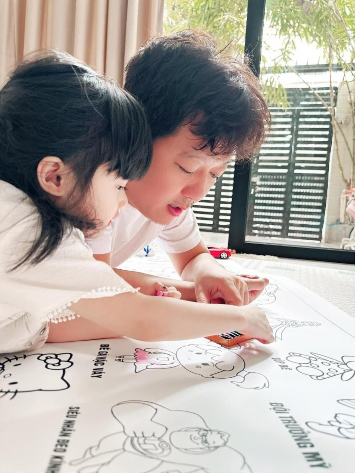Trường Giang cùng con gái diện đồ đôi, ái nữ xinh xắn dự sẽ hot không kém mẹ Nhã Phương Ảnh 4