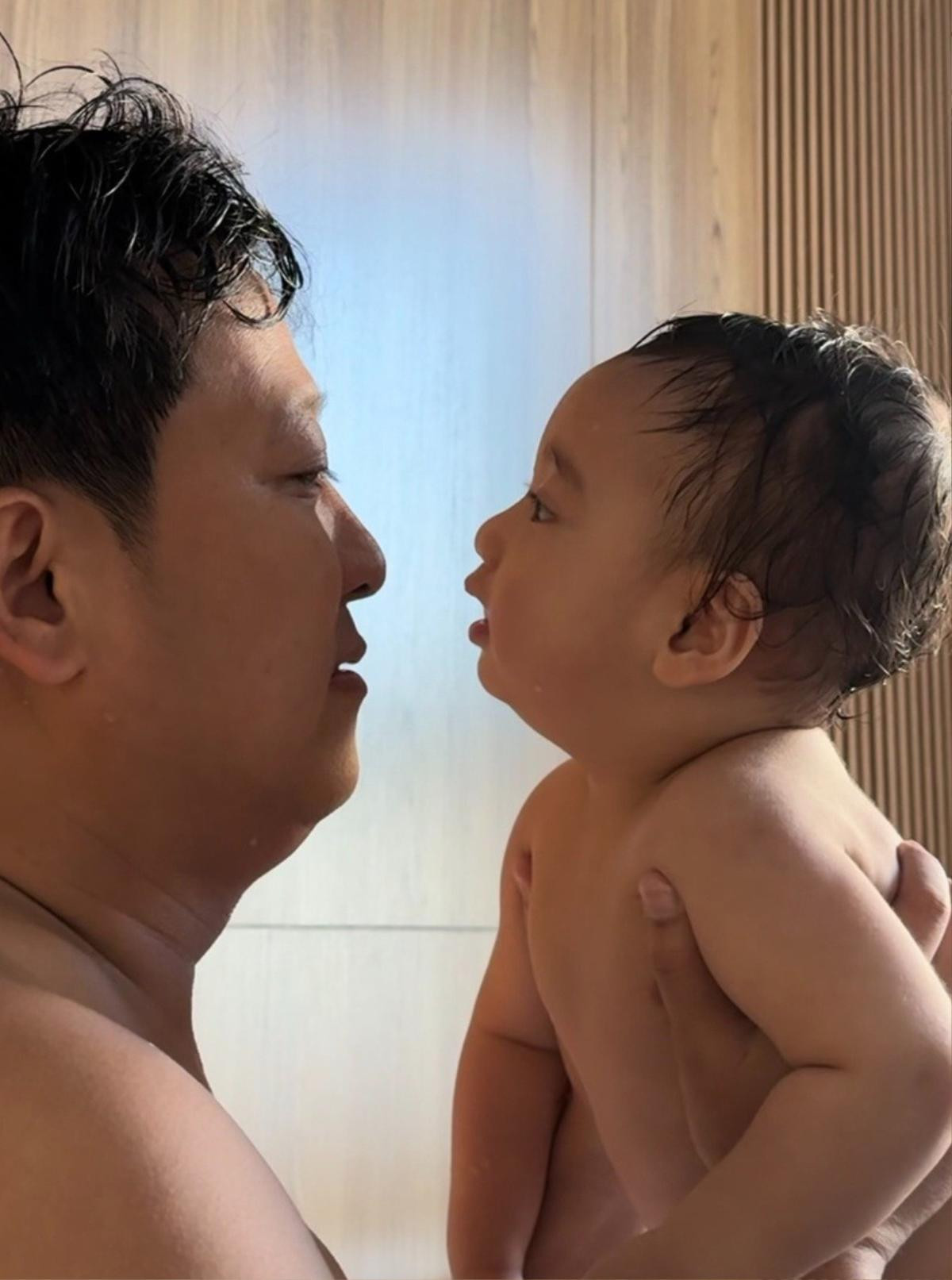 Trường Giang cùng con gái diện đồ đôi, ái nữ xinh xắn dự sẽ hot không kém mẹ Nhã Phương Ảnh 6
