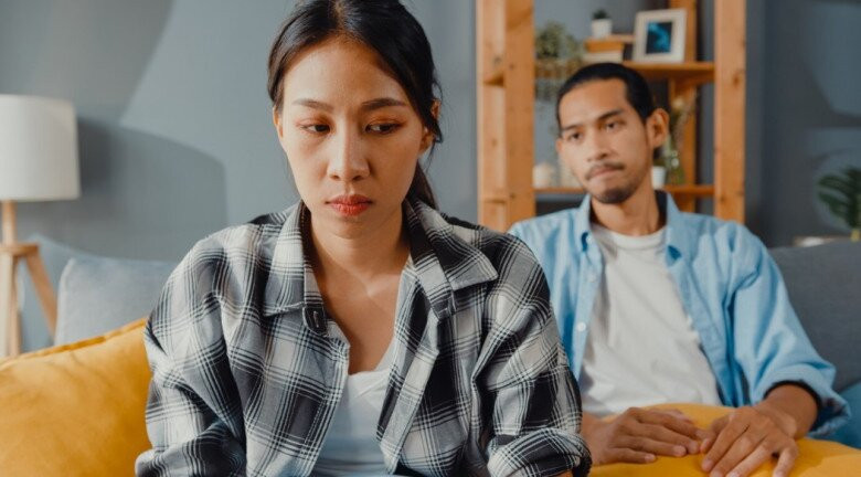 Chị dâu chê chồng lương 3 triệu/tháng không đủ nuôi bản thân, mẹ tôi nói câu chị bật khóc xin lỗi - 1
