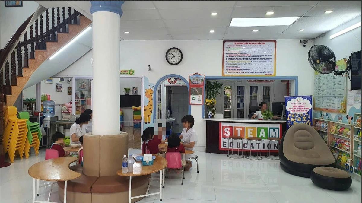 Vụ bé trai 2 tuổi tử vong tại mầm non: 'Bé ăn được 1/3 bát cơm thì môi tím tái' Ảnh 2