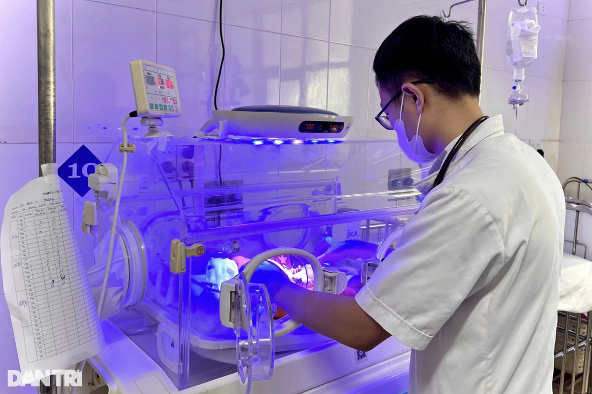 Thông tin mới nhất vụ cháu bé sơ sinh bị mẹ bỏ thùng xốp thả trôi sông ở Nghệ An Ảnh 2