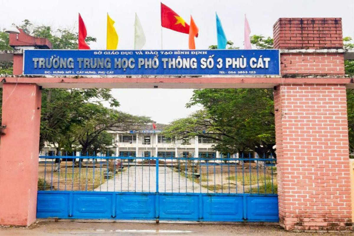 Trường học phải tháo tivi trả lại phụ huynh do vận động sai quy định Ảnh 1