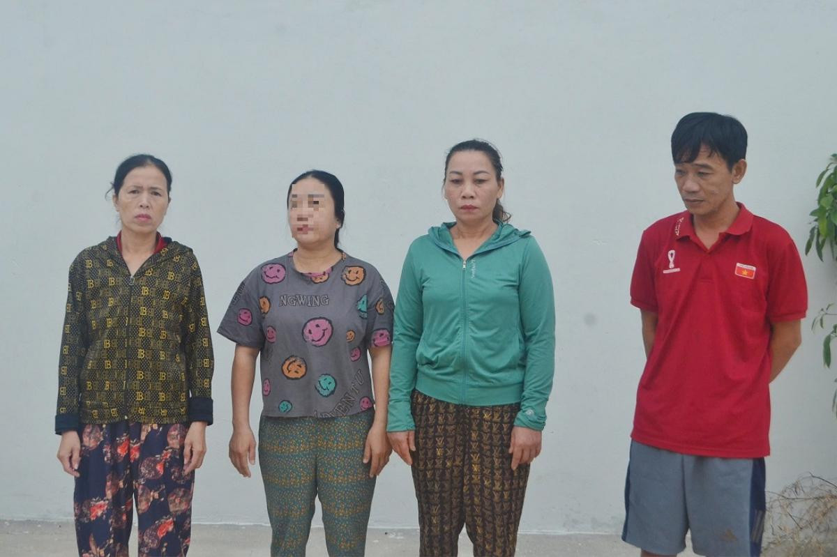 3 phụ nữ làm chuyện xấu hổ lúc đêm khuya kiếm 1.5 tỷ đồng Ảnh 1