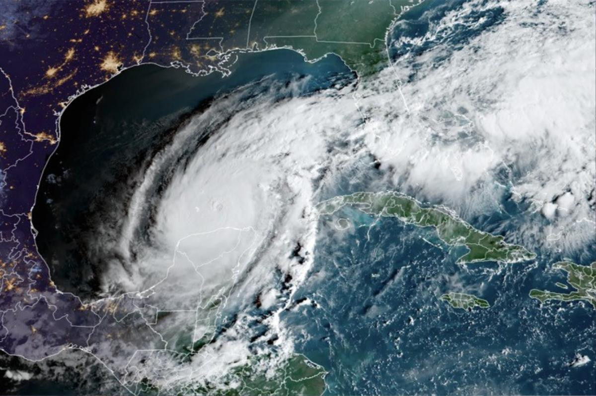 Siêu bão Milton chạm ngưỡng giới hạn của Trái đất, Florida đối mặt thảm họa Ảnh 1