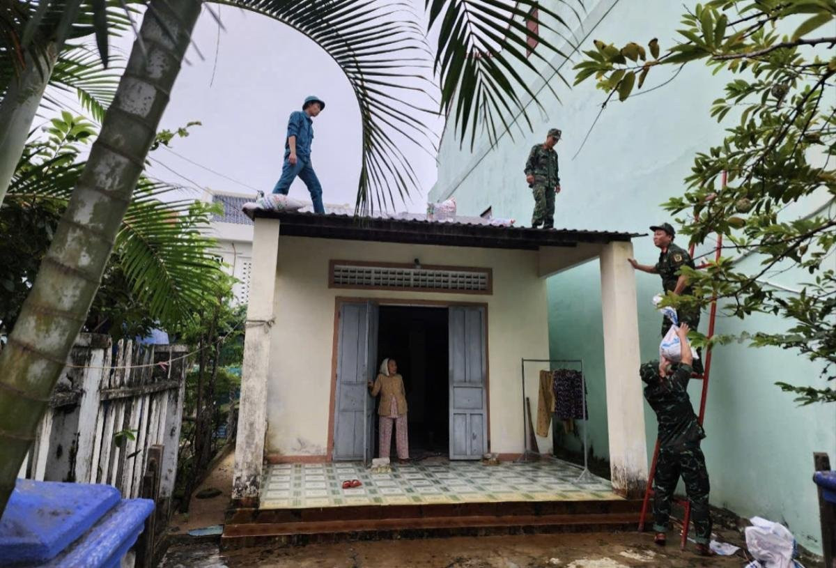 Ứng phó bão Trami, Đà Nẵng lập chốt chặn, cấm lên bán đảo Sơn Trà từ 5 giờ chiều nay Ảnh 3