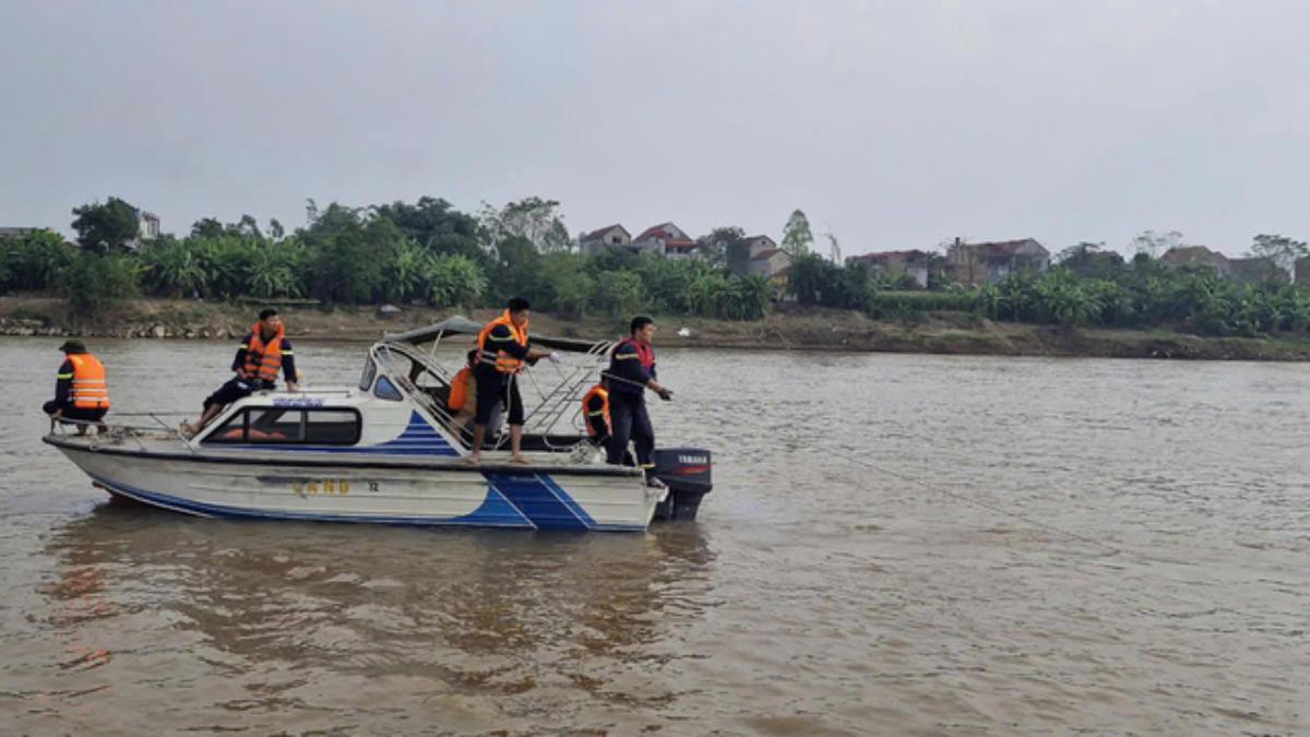 Vụ 5 học sinh đuối nước mất tích ở Phú Thọ: Tìm thấy thi thể nạn nhân thứ 2 Ảnh 2