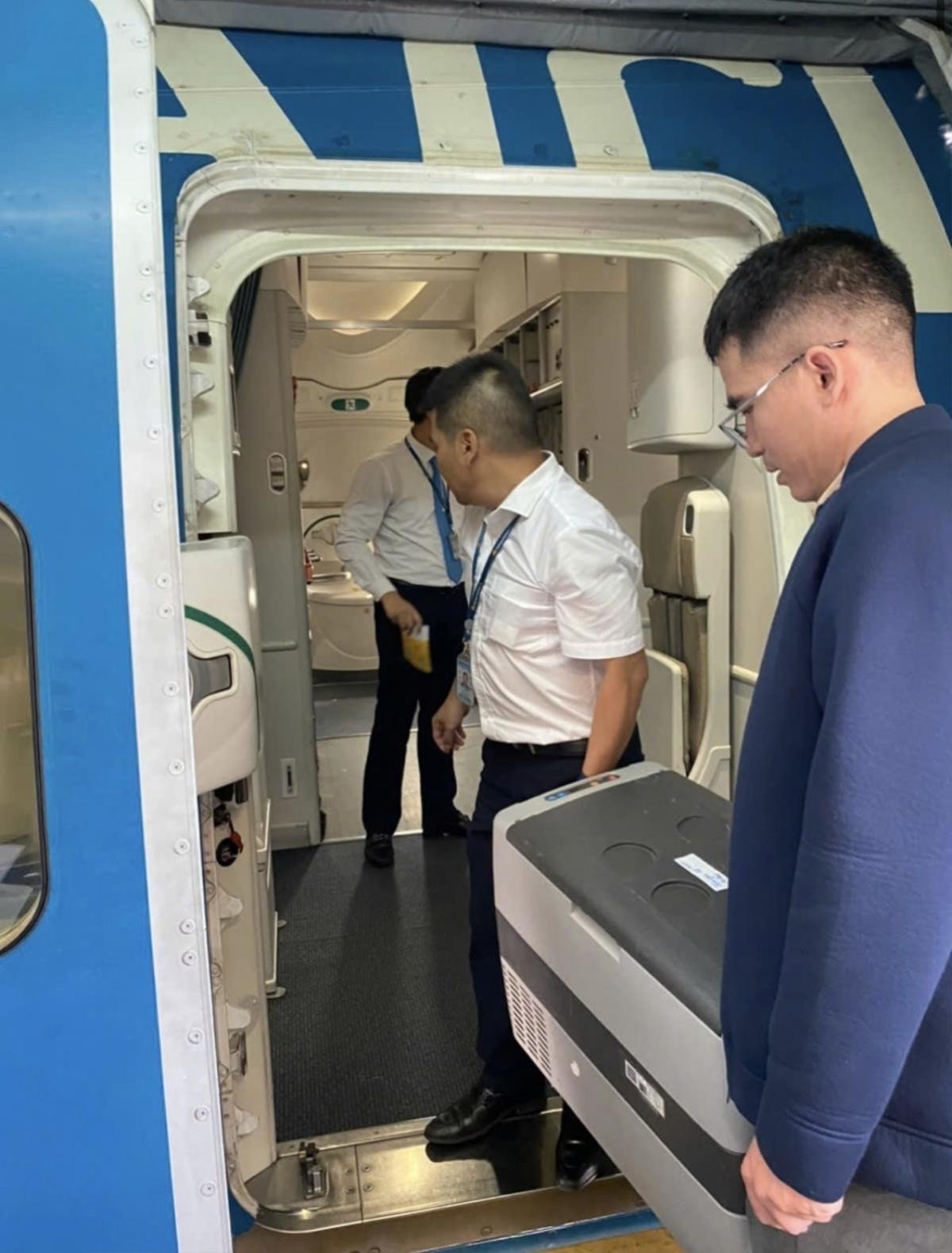 Chuyến bay đặc biệt lùi giờ cất cánh để đợi trái tim hiến tặng Ảnh 1