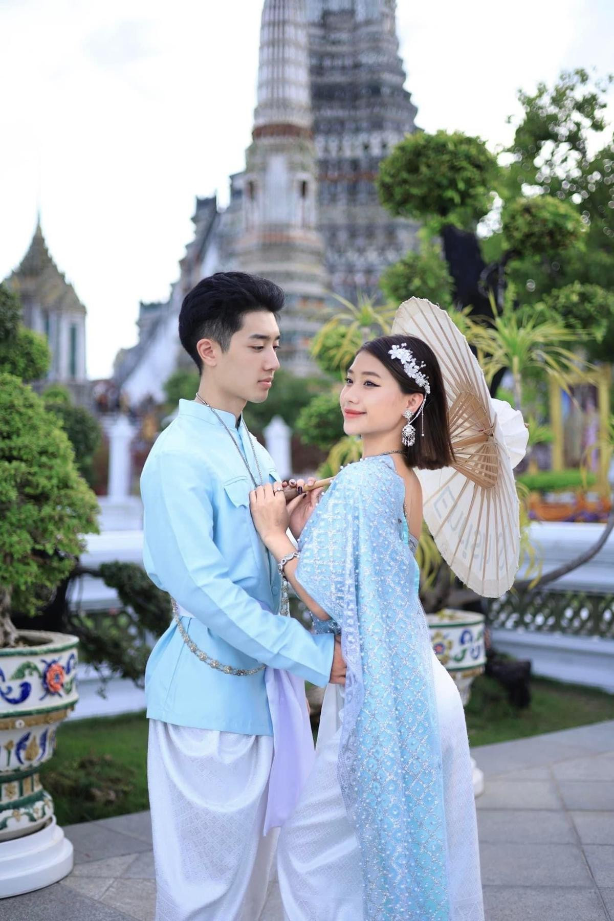 Bị chỉ trích kém duyên, Louis Phạm vẫn thoải mái khoe loạt ảnh tình tứ cùng bạn trai Việt kiều Ảnh 3