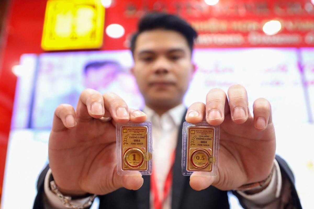 Giá vàng hôm nay (7/12): Vàng nhẫn tiếp tục giảm ở cả chiều mua lẫn bán Ảnh 1