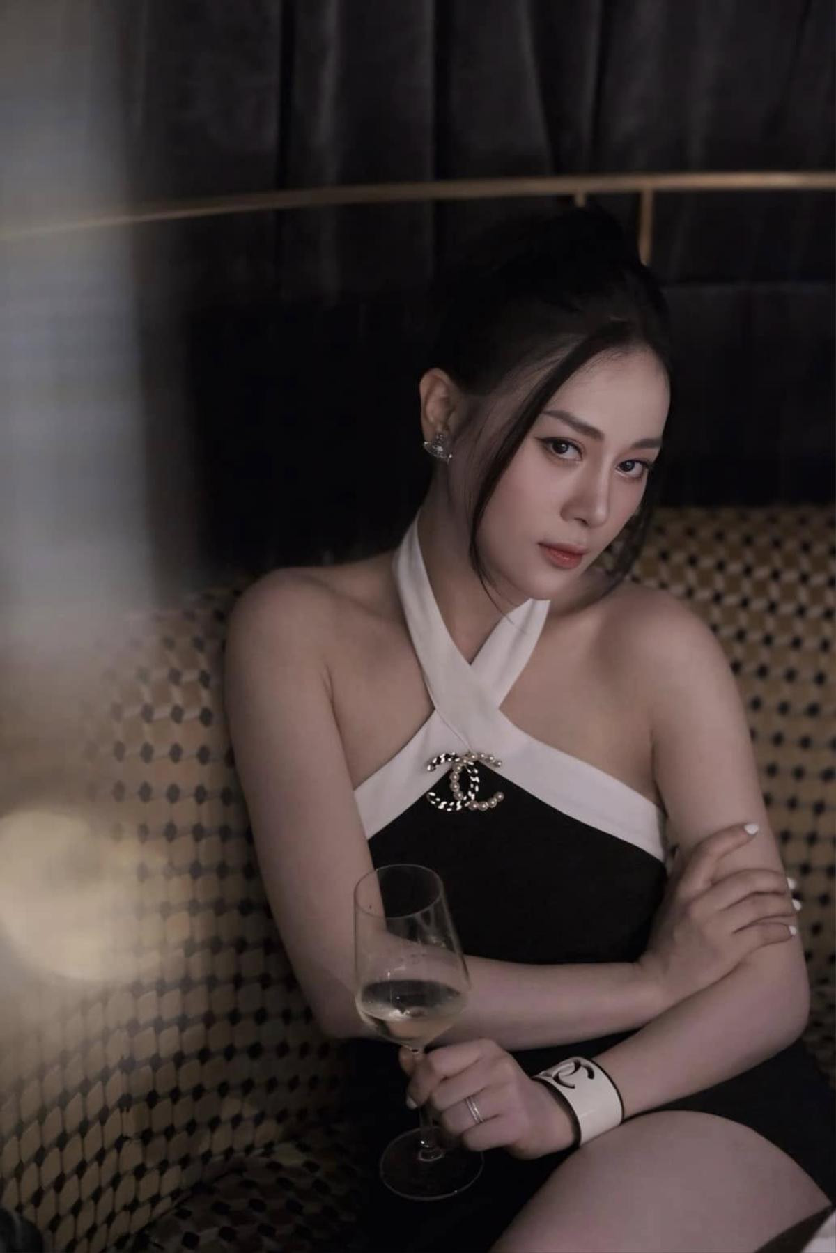 Hình ảnh Phương Oanh lúc mới vào nghề gây 'sốt' Ảnh 3