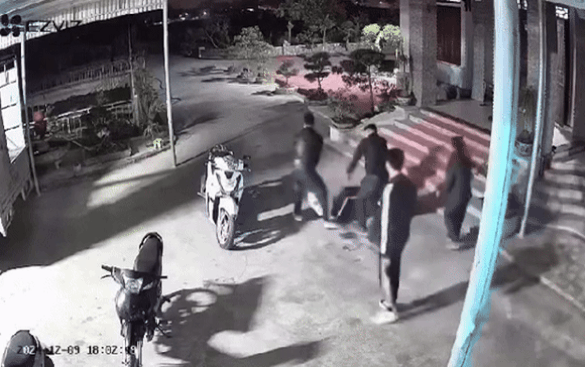 Cô gái bị bố và chú ruột hành hung tại nhà ngoại, mẹ hé lộ nguyên nhân Ảnh 1