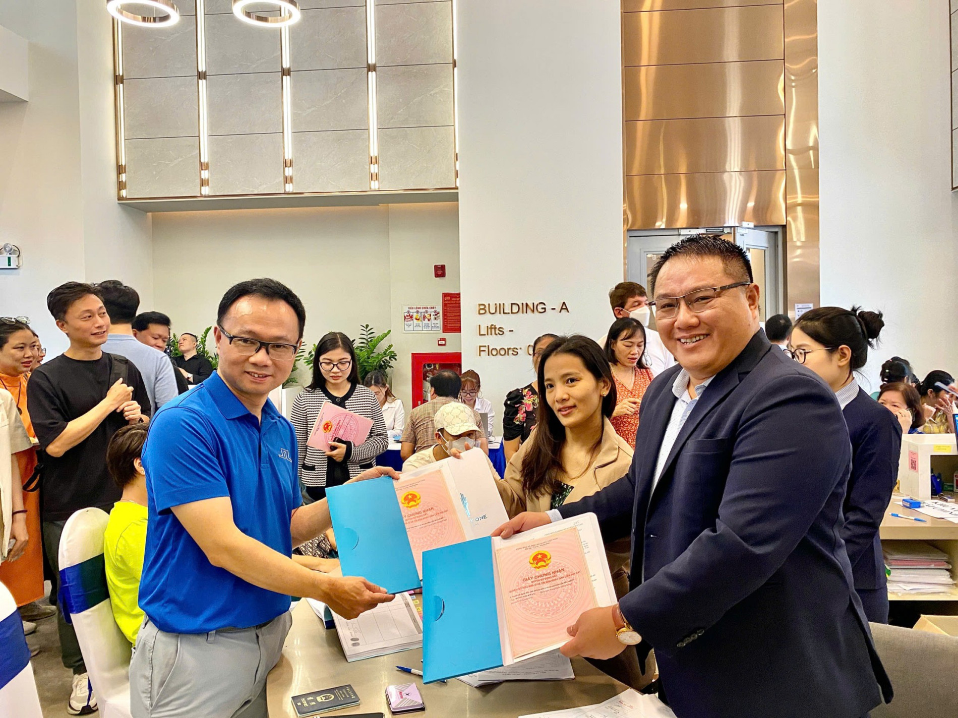 Cư dân Happy One Central nhận sổ sớm vượt kỳ vọng