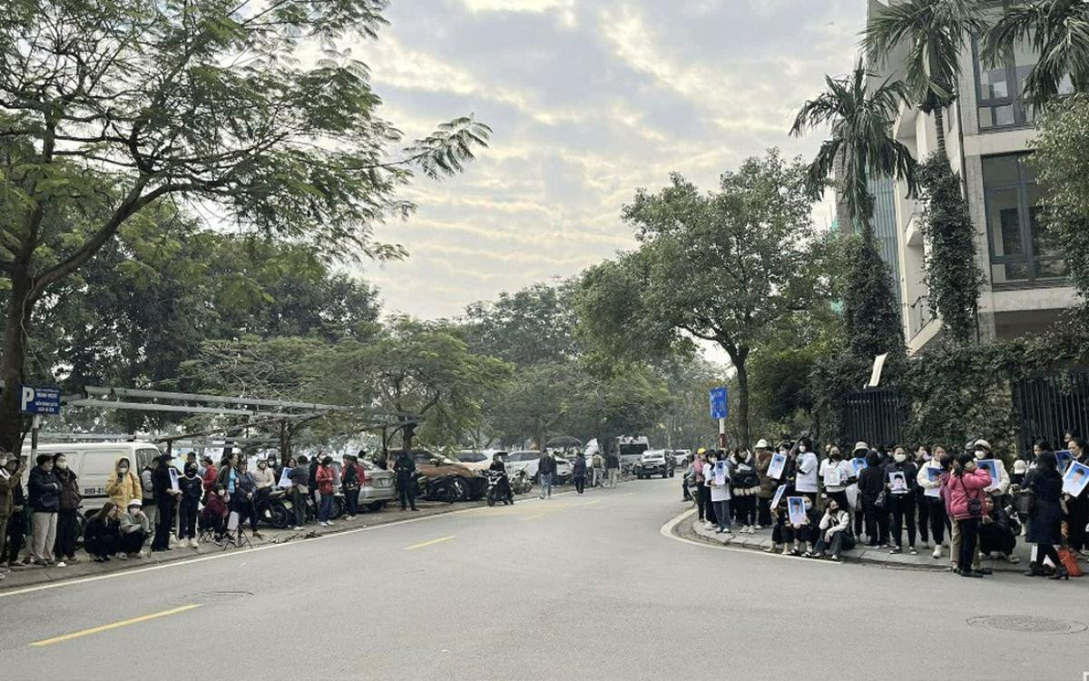 Vụ nam sinh lớp 8 bị đánh tử vong: Mẹ bị hại yêu cầu bị cáo bồi thường 1.2 tỷ, xử tội Giết người Ảnh 1