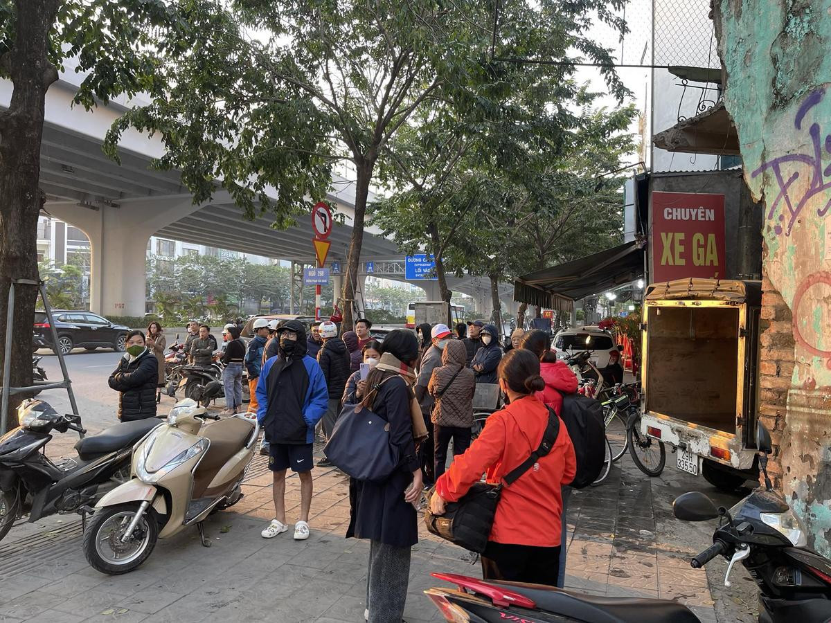 Hình ảnh mới nhất hiện trường vụ cháy quán hát làm 11 người tử vong ở Hà Nội Ảnh 3