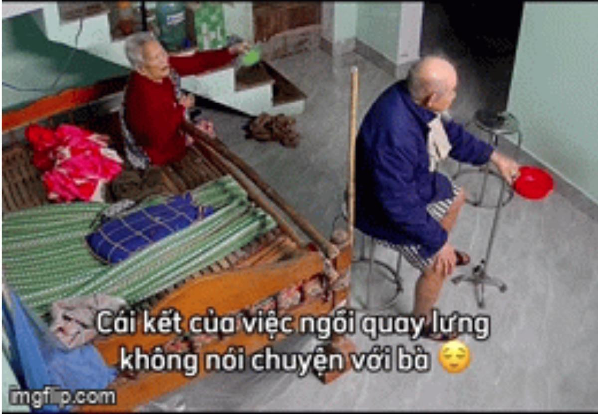 Cụ bà 'tung chiêu' trêu chọc, cụ ông liền có hành động đáp trả khiến triệu người ngỡ ngàng Ảnh 1