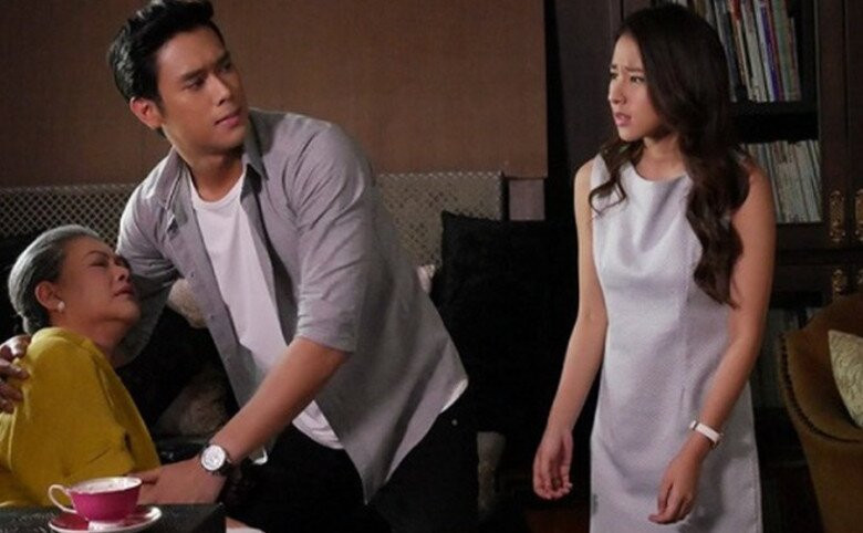 Ngày mẹ chồng nằm liệt một chỗ, hàng xóm nói tôi ngố không ra ở riêng, tôi đáp một câu làm họ tái mặt - 2