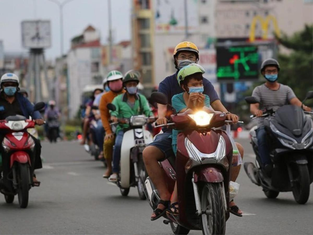 Từ 1/1/2025, bắt buộc bật đèn xe máy từ 18h hôm trước đến 6h hôm sau Ảnh 1