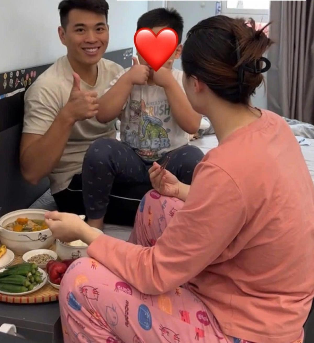 Vợ mới sinh bị mỉa mai ngoại hình, Lê Anh Nuôi thẳng thắn đáp trả còn 'flex' chuyện tình yêu cực khéo Ảnh 2