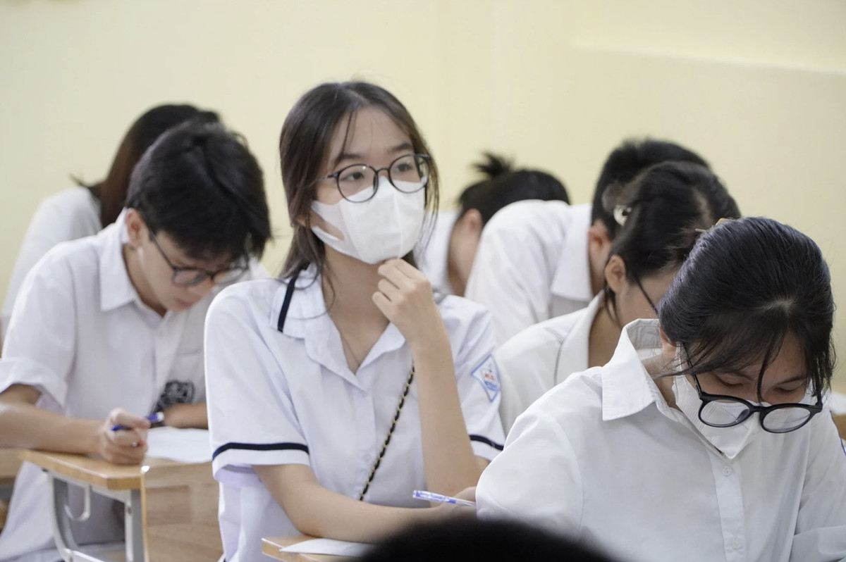 Sự cố nhầm đề khiến hàng nghìn học sinh lớp 7 phải làm lại bài kiểm tra Ảnh 1
