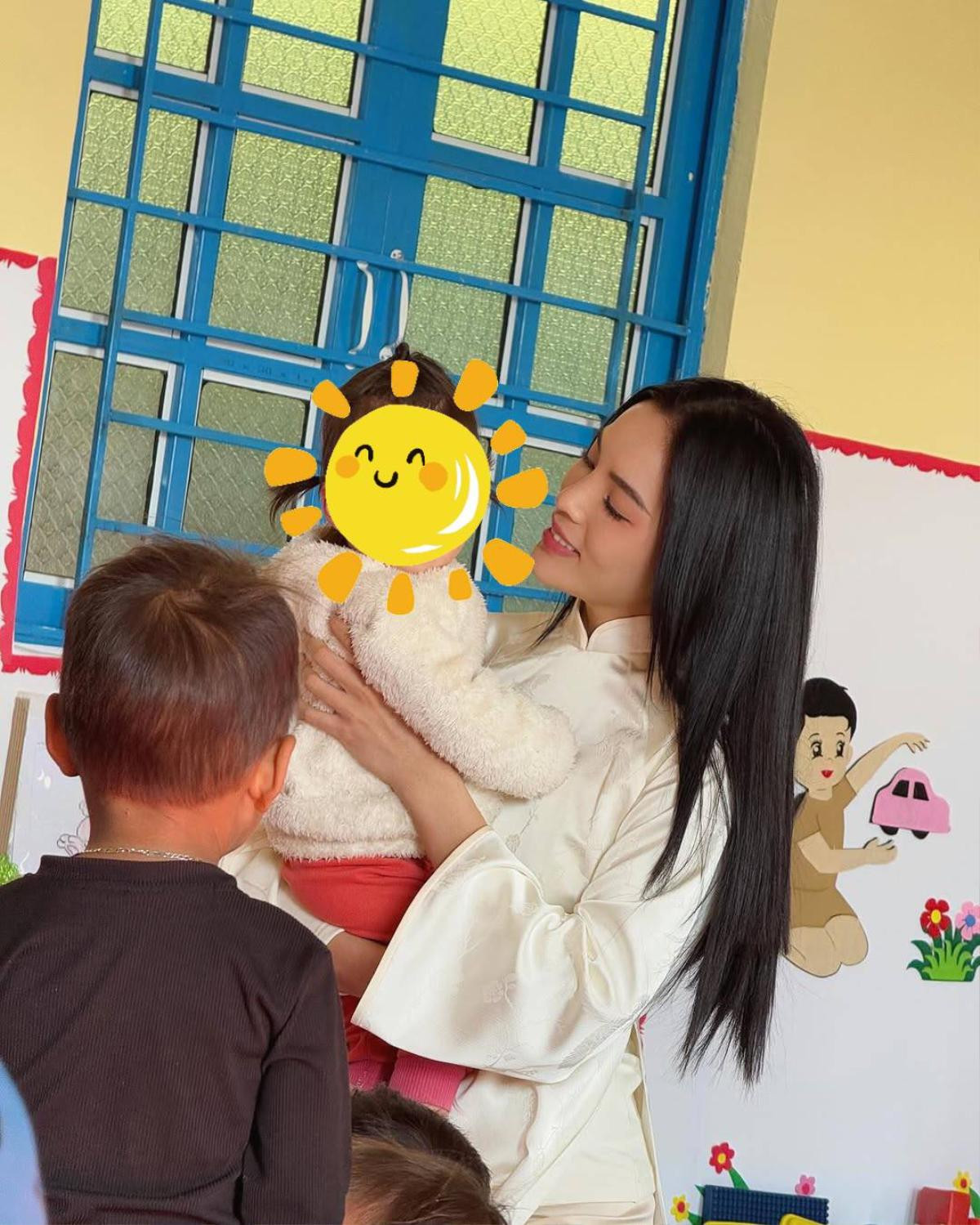 Lời hồi đáp ngầm của Hoa hậu Kỳ Duyên Ảnh 2