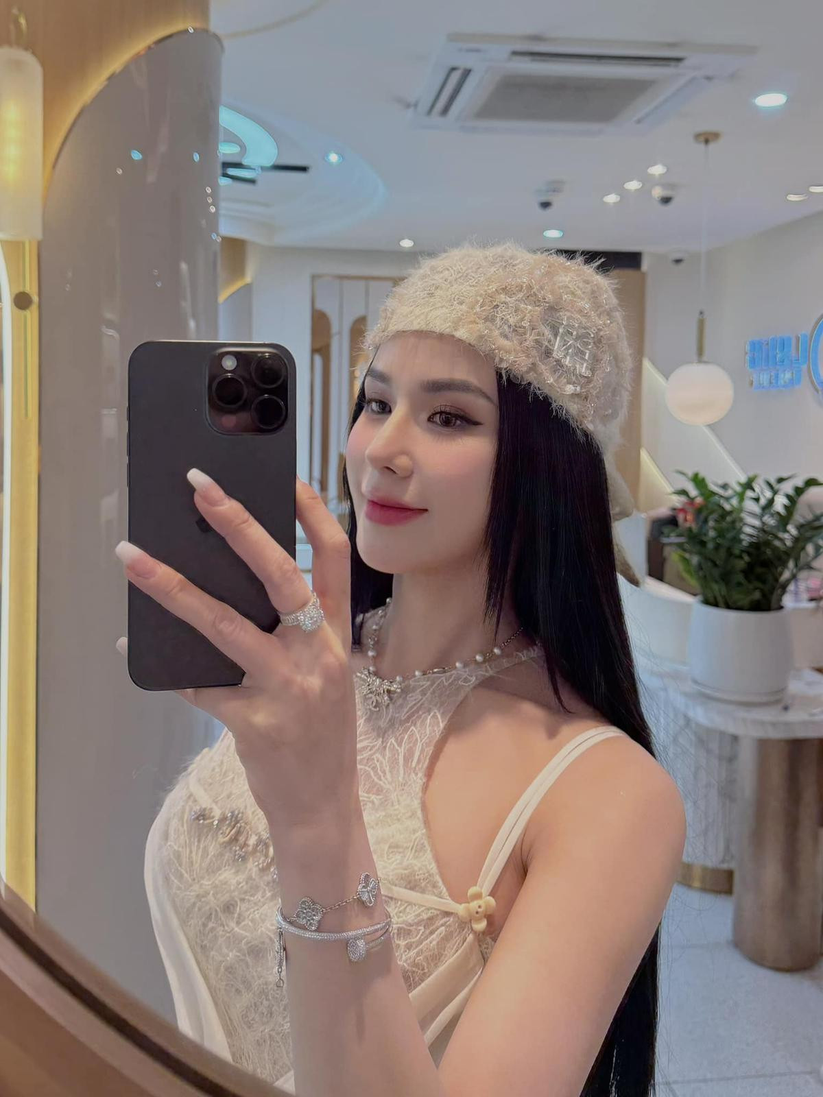 Vẻ đẹp nóng bỏng của nữ người mẫu Việt vừa có bạn trai mới sau 2 năm ly hôn Ảnh 5