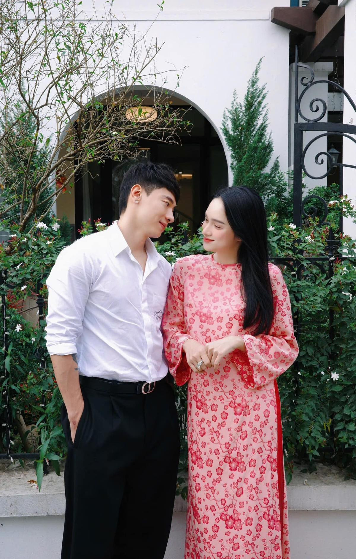 Hoa hậu Hương Giang nói gì về bức ảnh khóa môi tình trẻ gây sốt mạng? Ảnh 2