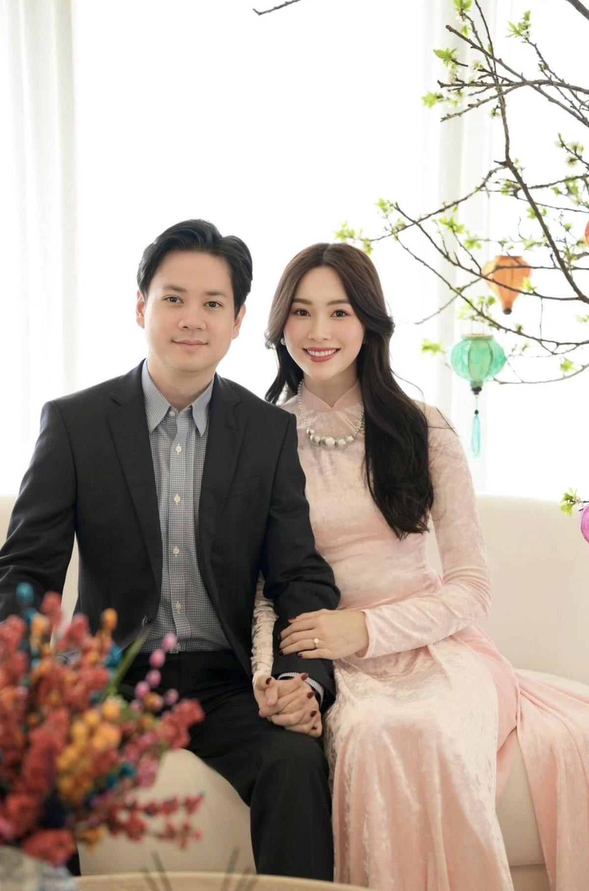 Có thể là hình ảnh về 2 người