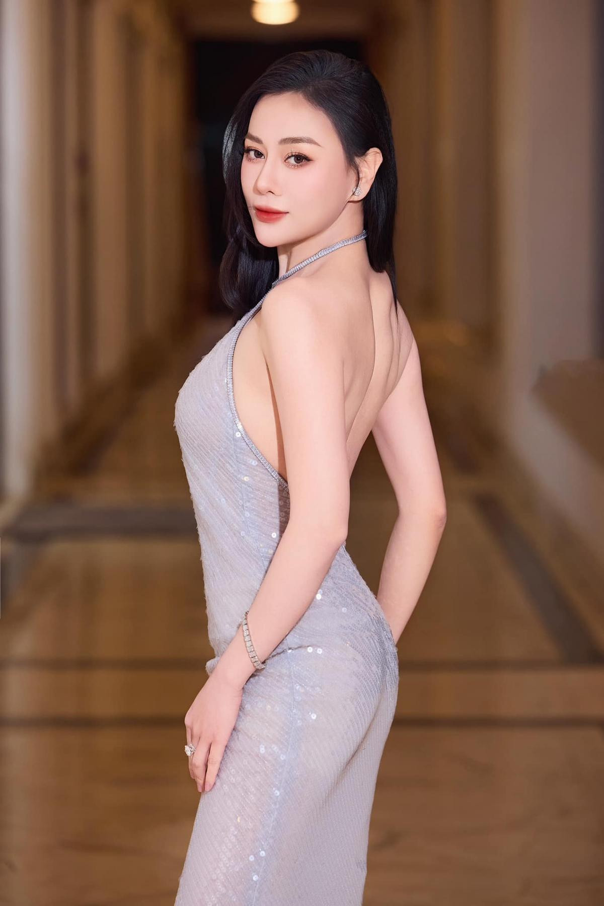 Có thể là hình ảnh về 1 người