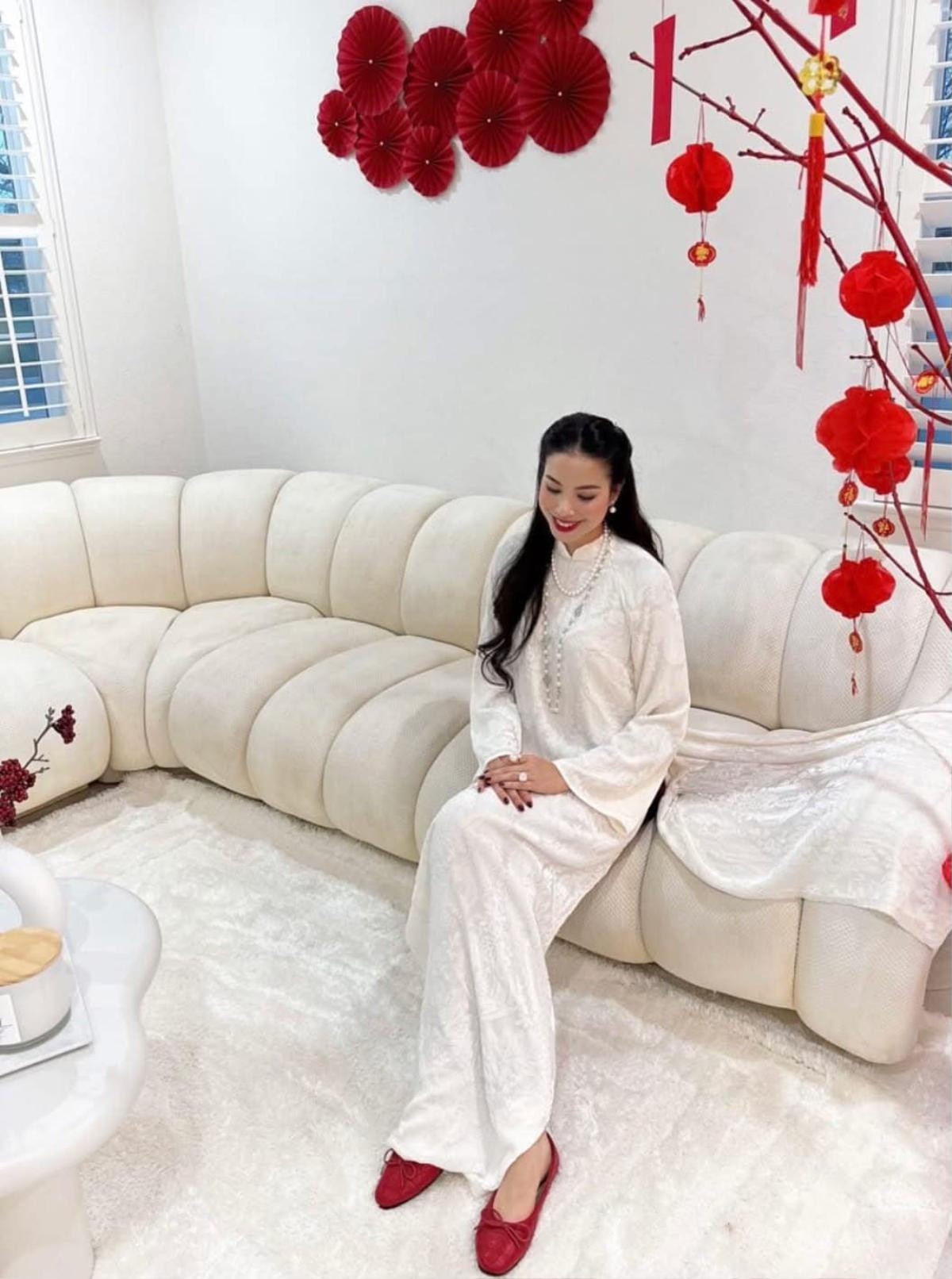 Phạm Hương đăng ảnh đón xuân, một chi tiết gây xôn xao về tình trạng hôn nhân Ảnh 1