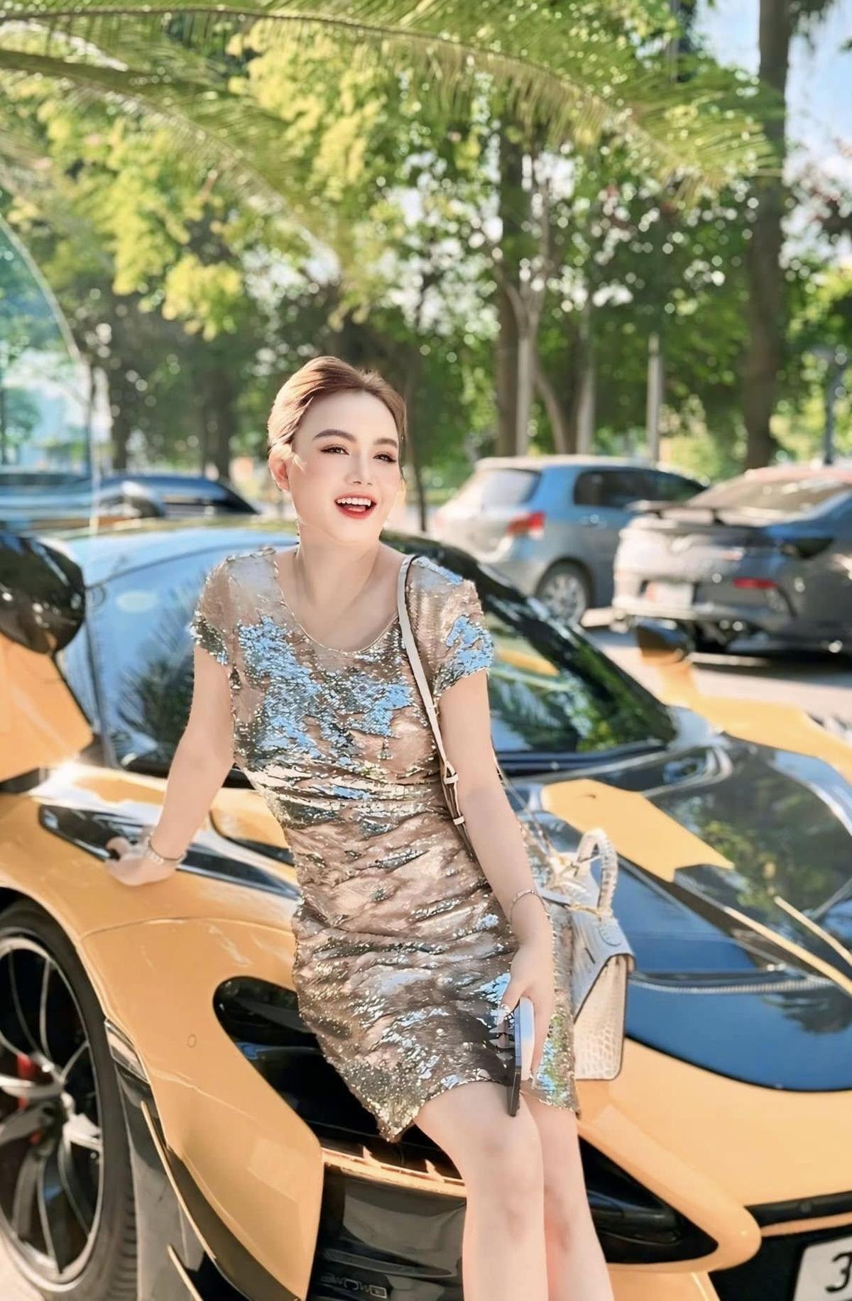 Nhan sắc trẻ trung hơn tuổi của Hoàng Yến. (Ảnh FBNV)