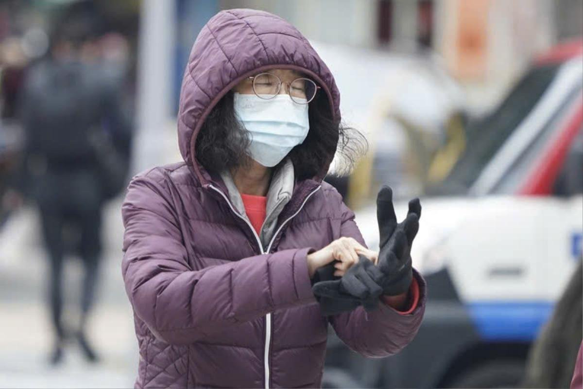Người dân hạn chế ra đường vì nhiệt độ giảm mạnh. Ảnh: Taiwan News