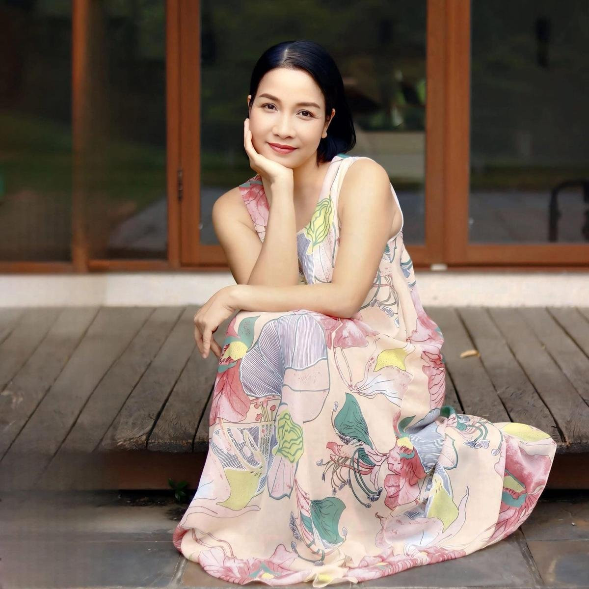 Ca sĩ Mỹ Linh từng bị kẻ gian móc ví, lấy sạch tiền trong chuyến bay từ Thái Lan qua Bỉ. (Ảnh FBNV)