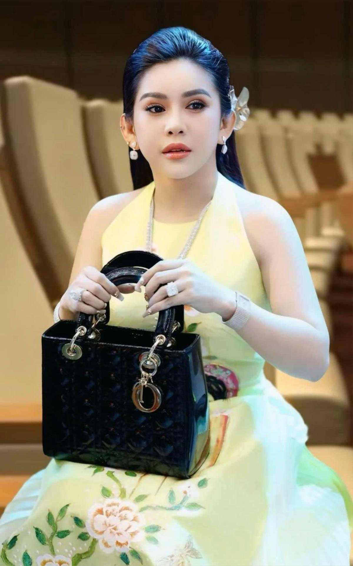 Bình Tinh cảm thấy rất buồn, tổn thương sau khi bị bôi nhọ. (Ảnh FBNV)