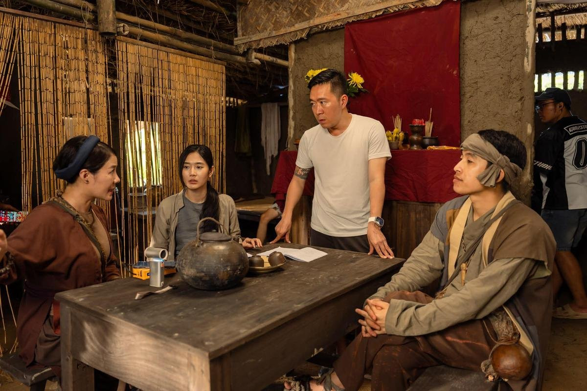 Đèn Âm Hồn quy tụ dàn diễn viên trẻ như: Hoàng Kim Ngọc, Tuấn Mõ, Diễm Trang...