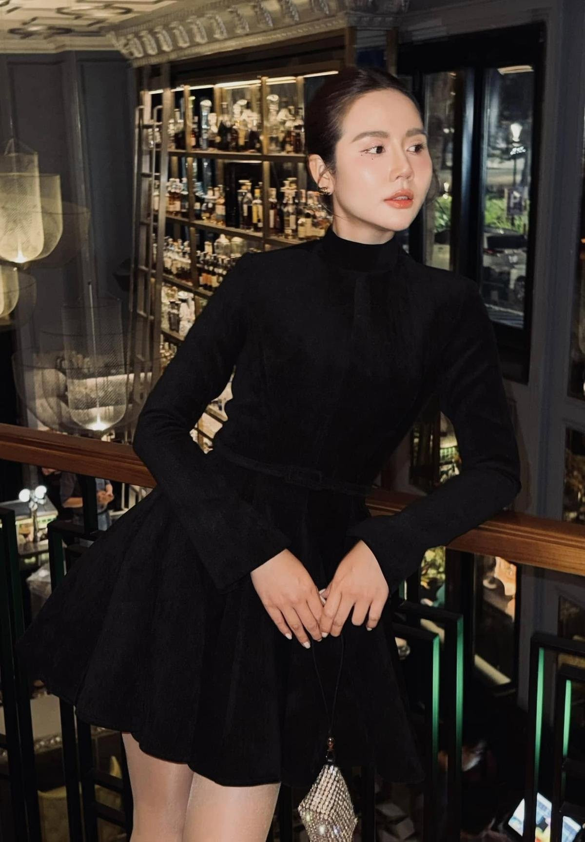 Huyền Lizzie giữ vững phong độ thời trang trong nhiều năm qua. Ảnh: FBNV
