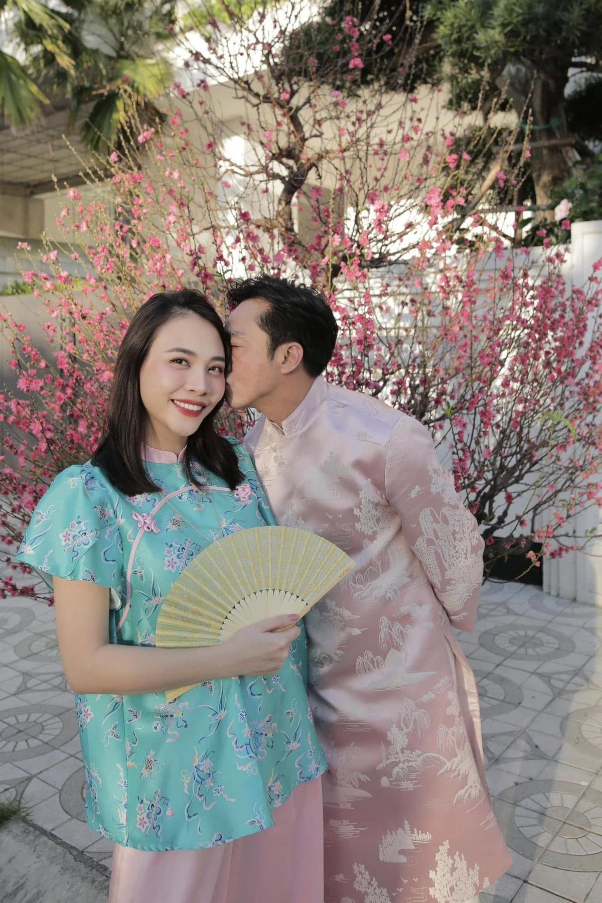 Sau khi kết hôn với Đàm Thu Trang, Cường Đô La dành phần lớn thời gian rảnh cho gia đình. (Ảnh FBNV)