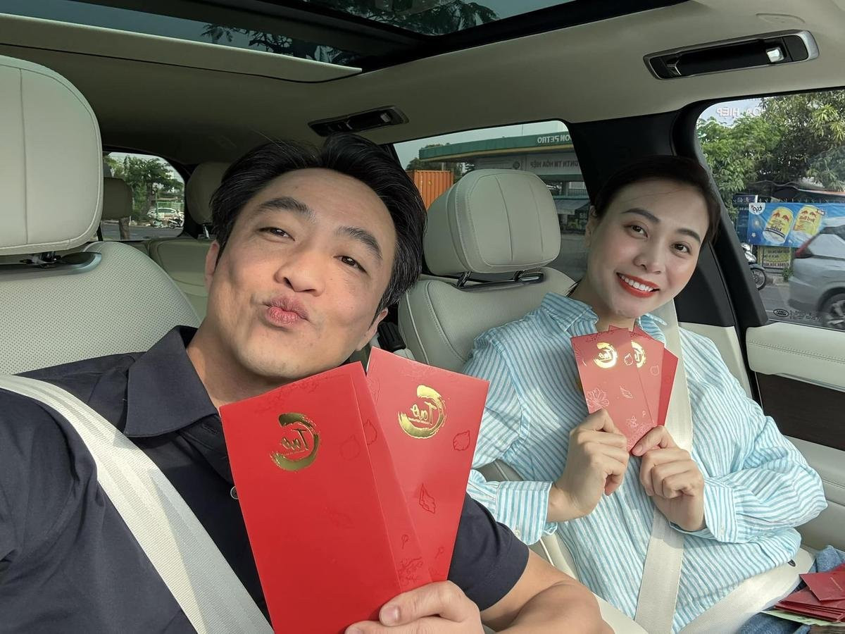 Khoảnh khắc hạnh phúc của Cường Đô La và Đàm Thu Trang. (Ảnh FBNV)