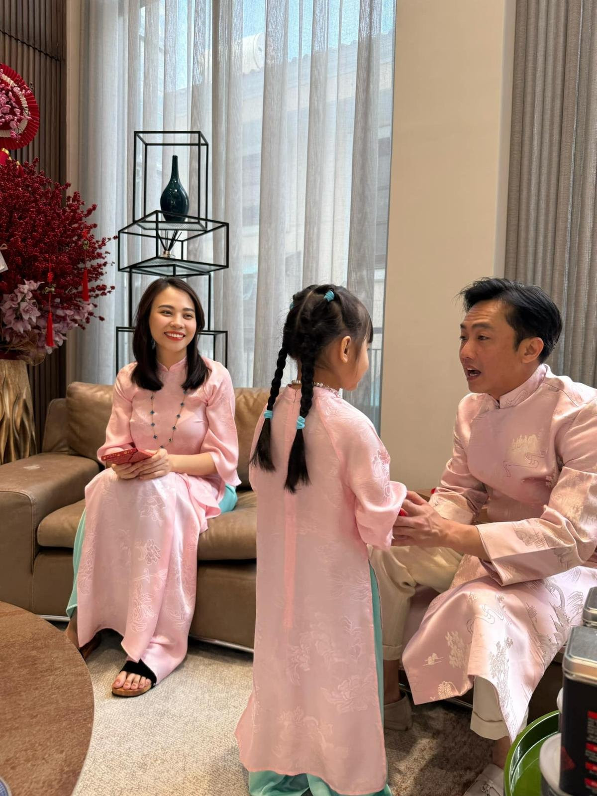 Đàm Thu Trang bước vào cuộc sống của Cường Đô La với sự chín chắn, điềm tĩnh và sẵn sàng cùng chồng xây dựng một tổ ấm đúng nghĩa. (Ảnh FBNV)