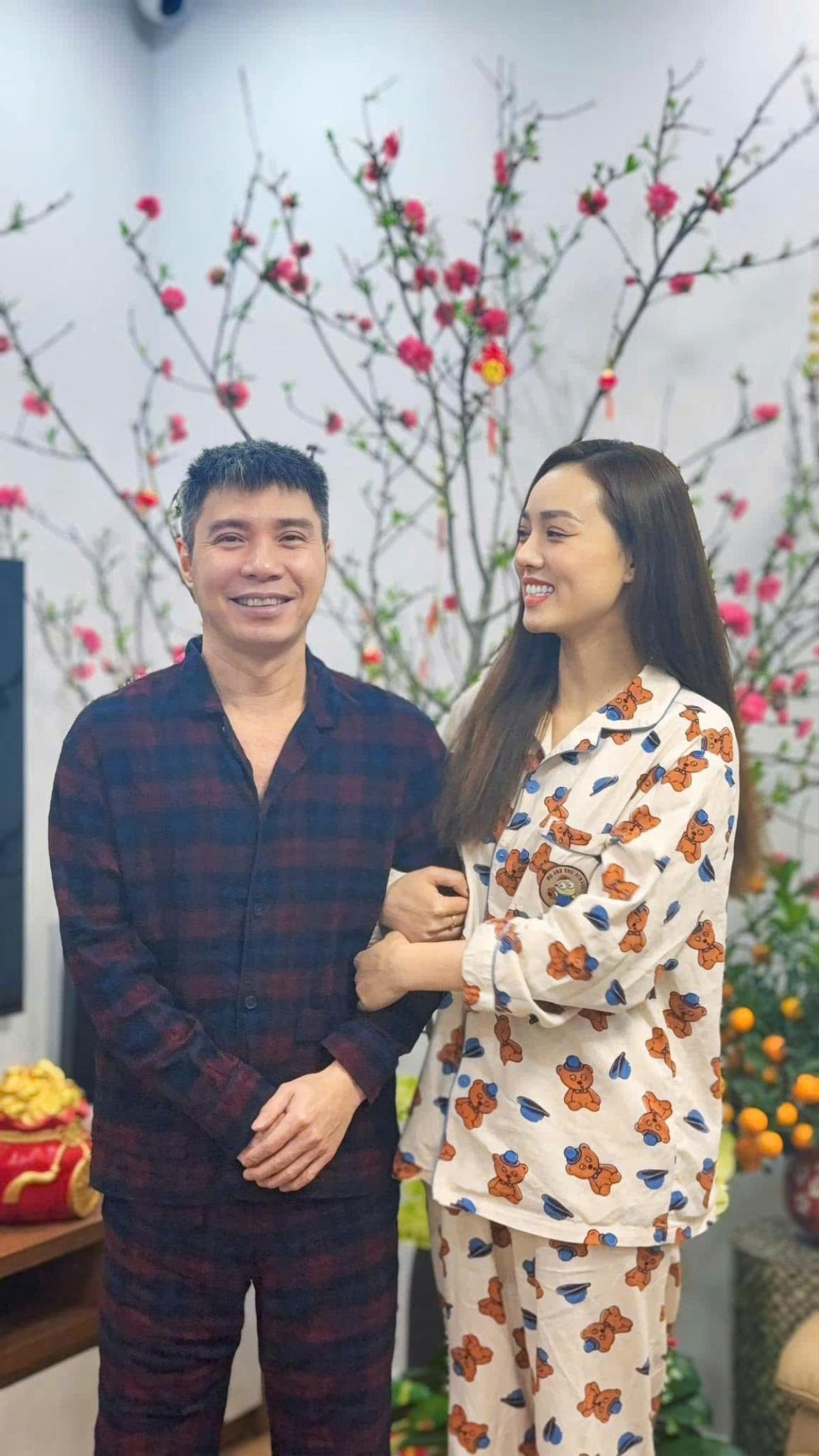 Bà xã luôn đồng hành cùng NSND Công Lý trên mọi chặng đường. Ảnh: FBNV