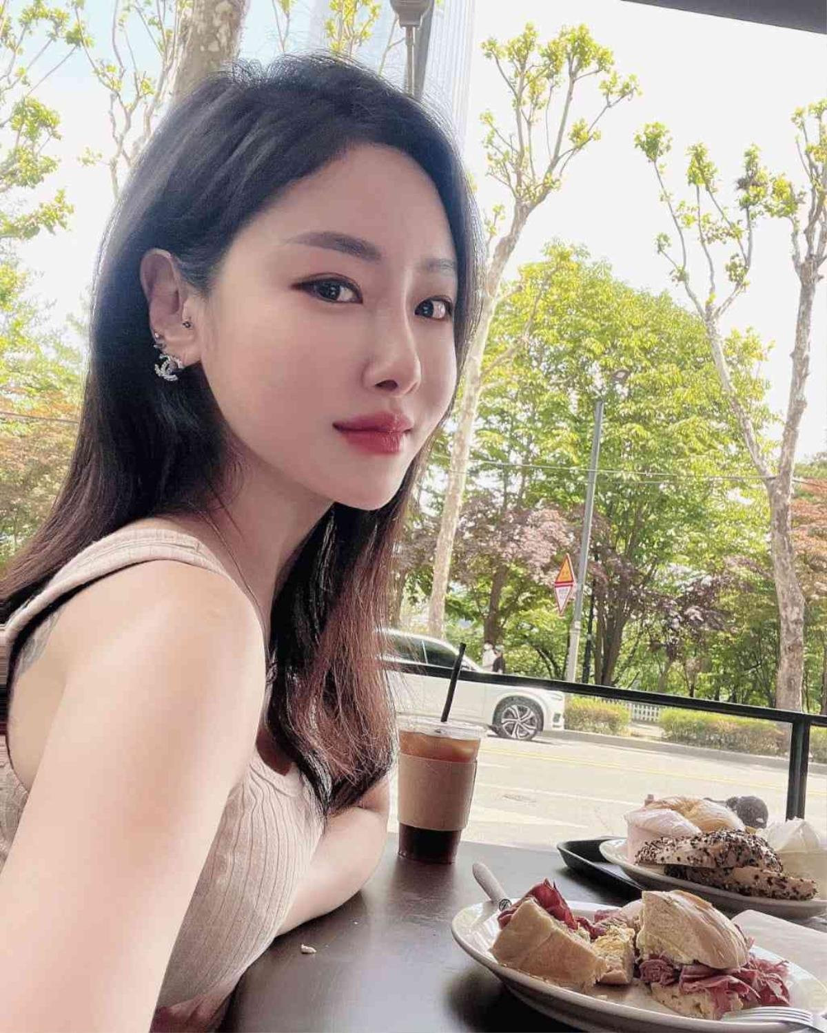 Ella - người phụ nữ Trung Quốc mà Gautam phải đóng giả