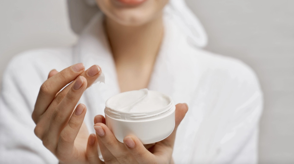 Cần chuẩn bị gì cho làn da khi thời tiết nồm ẩm? Ảnh 2