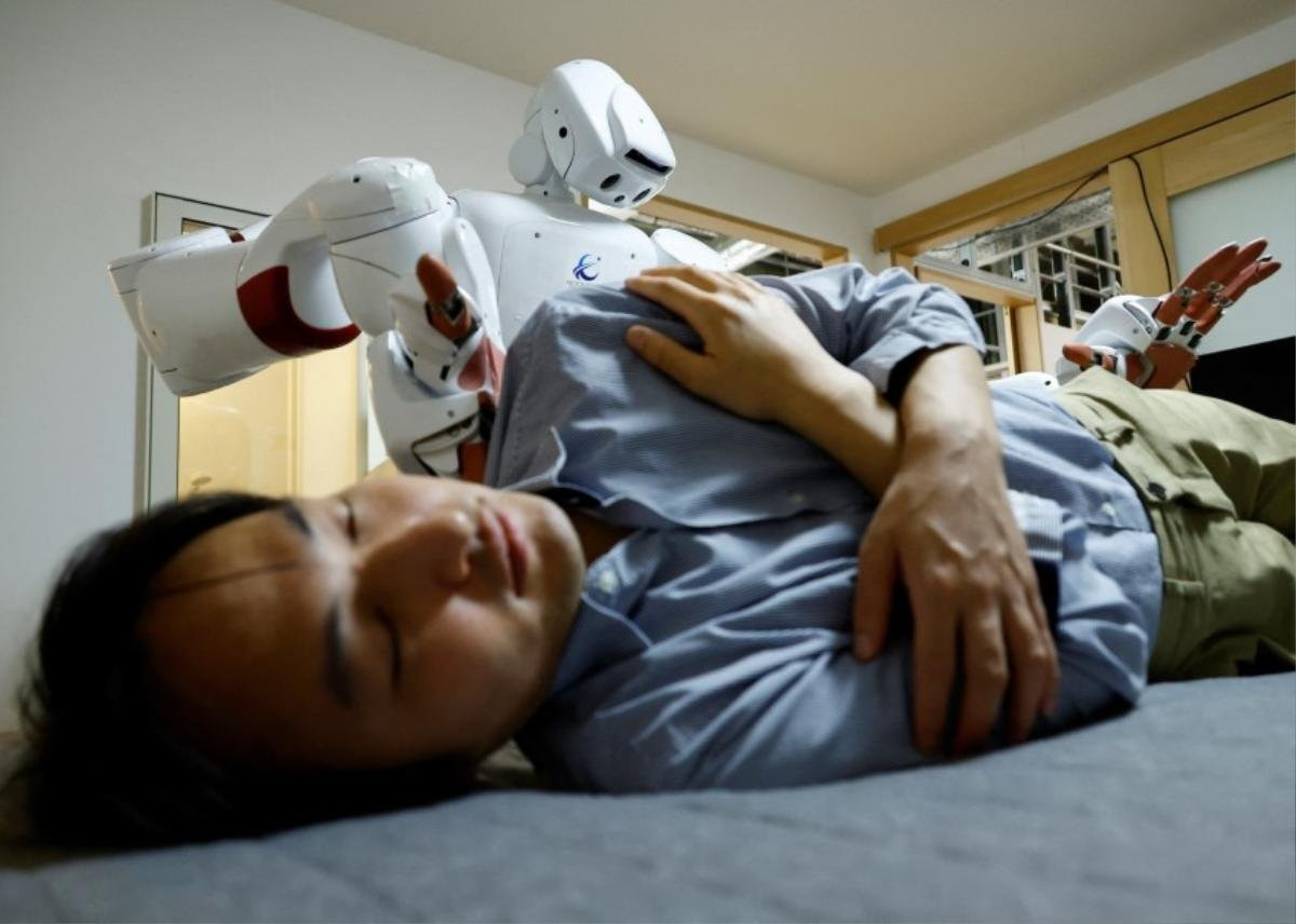 Nhật Bản thử nghiệm robot chăm sóc người già, dự kiến áp dụng vào ngành điều dưỡng Ảnh 1